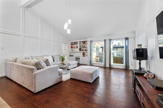 15035 Vistamont Drive, Houston, TX 77083