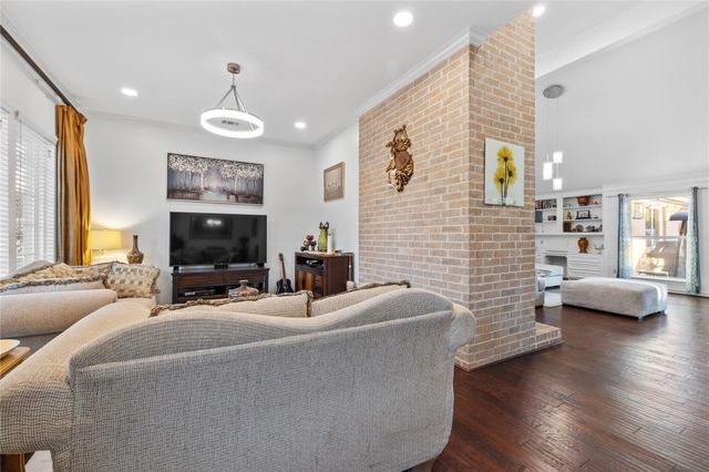 15035 Vistamont Drive, Houston, TX 77083