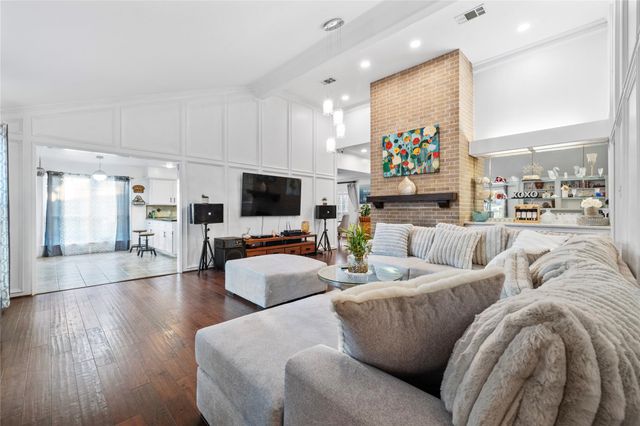 15035 Vistamont Drive, Houston, TX 77083