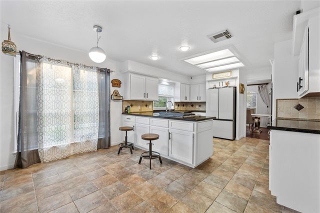 15035 Vistamont Drive, Houston, TX 77083