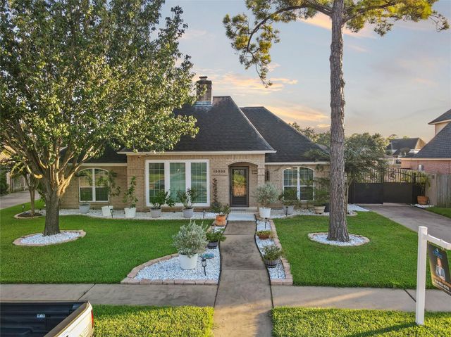15035 Vistamont Drive, Houston, TX 77083