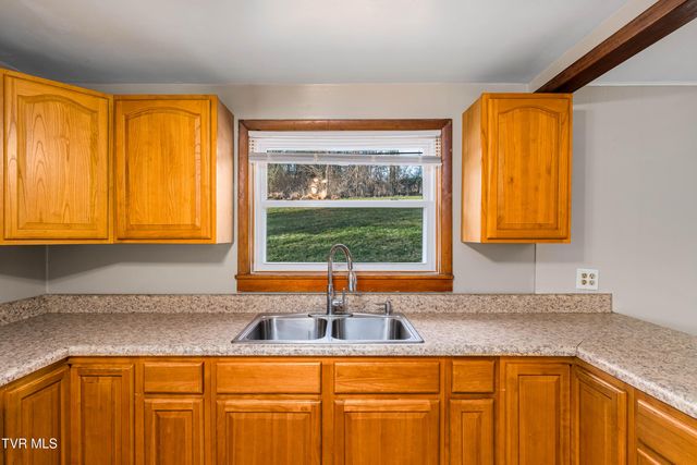 722 Beidleman Creek Road, Bristol, TN 37620