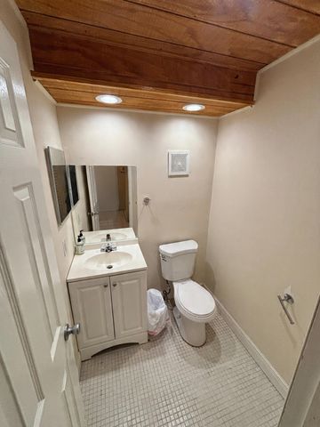 3121 NW 47th Terrace 107, Lauderdale Lakes, FL 33319