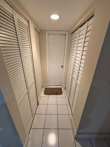 3121 NW 47th Terrace 107, Lauderdale Lakes, FL 33319