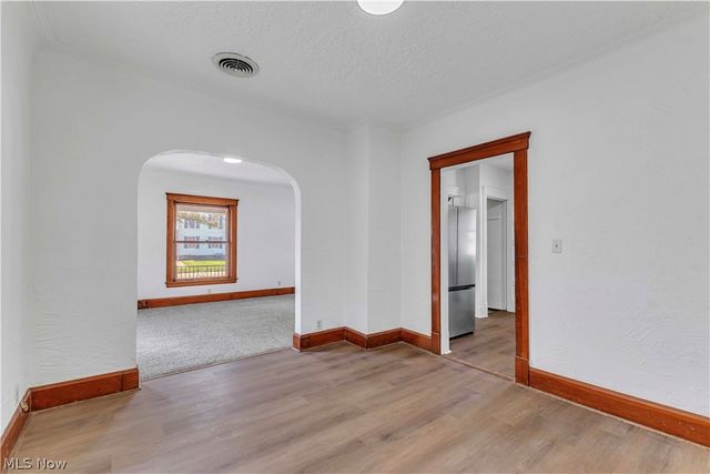 909 Lake Avenue, Elyria, OH 44035