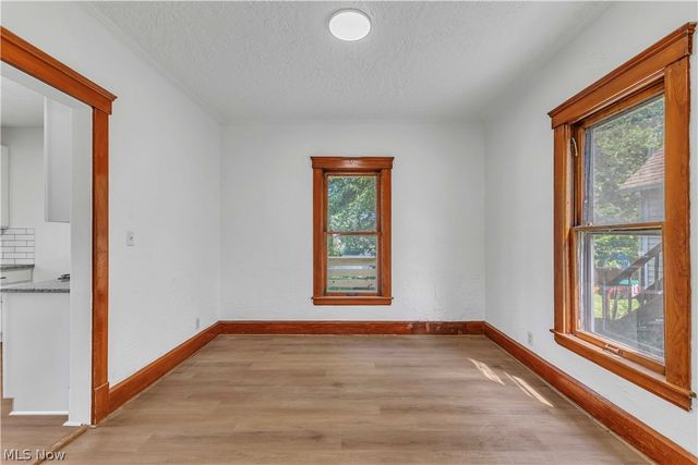 909 Lake Avenue, Elyria, OH 44035