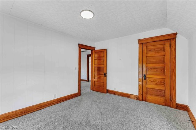 909 Lake Avenue, Elyria, OH 44035