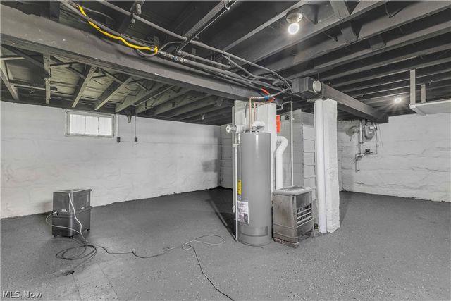 909 Lake Avenue, Elyria, OH 44035
