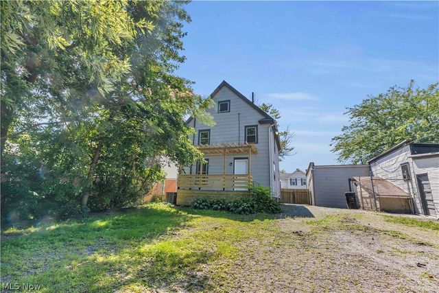 909 Lake Avenue, Elyria, OH 44035