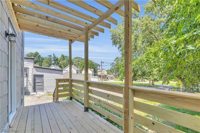 909 Lake Avenue, Elyria, OH 44035