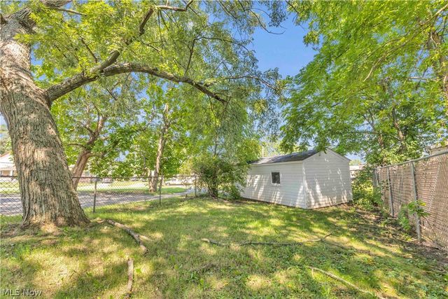 909 Lake Avenue, Elyria, OH 44035