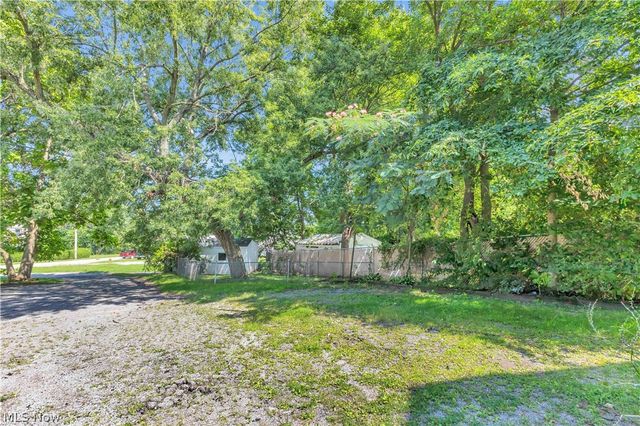 909 Lake Avenue, Elyria, OH 44035