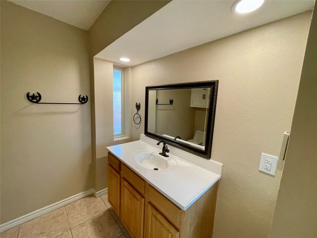 521 Sharp Drive, Desoto, TX 75115