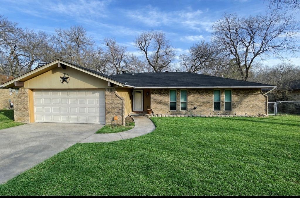 521 Sharp Drive, Desoto, TX 75115