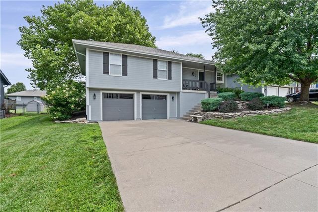 1704 W Christi Lane, Raymore, MO 64083