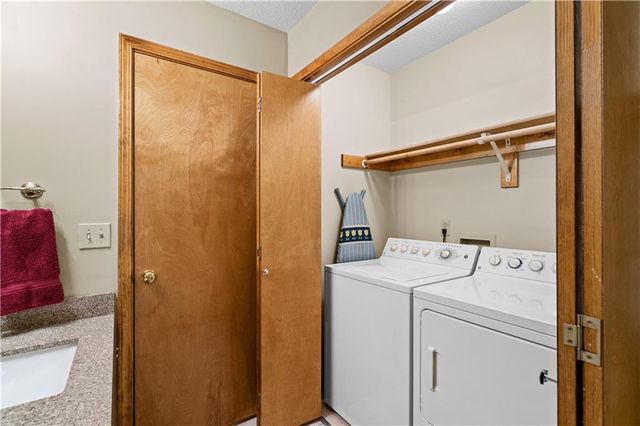 1704 W Christi Lane, Raymore, MO 64083