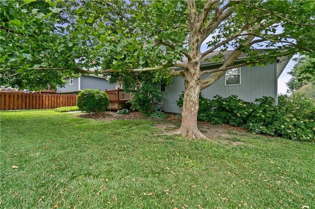 1704 W Christi Lane, Raymore, MO 64083