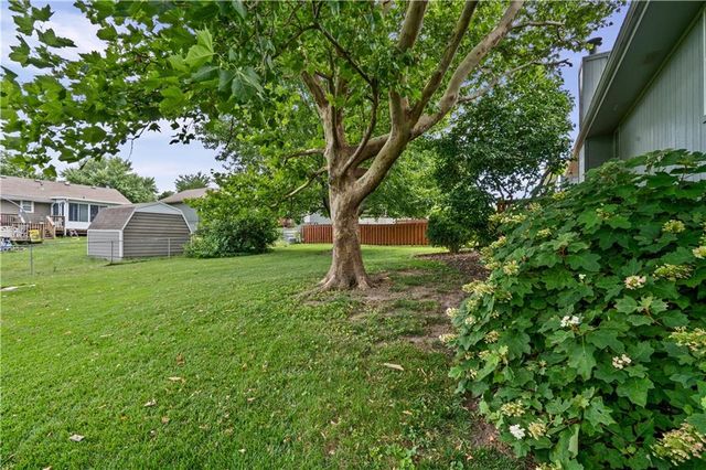 1704 W Christi Lane, Raymore, MO 64083