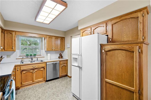 1704 W Christi Lane, Raymore, MO 64083