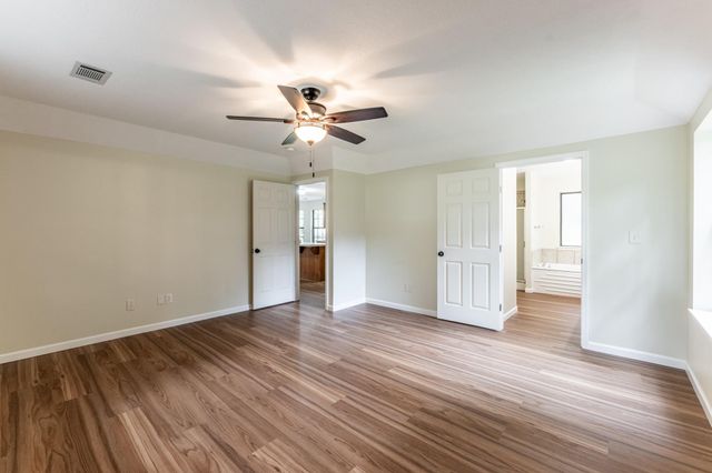3660 Red Bud Lane, Huntsville, TX 77340