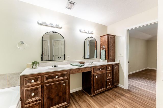 3660 Red Bud Lane, Huntsville, TX 77340