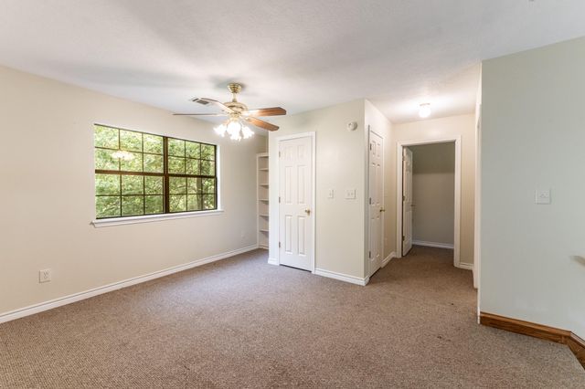 3660 Red Bud Lane, Huntsville, TX 77340