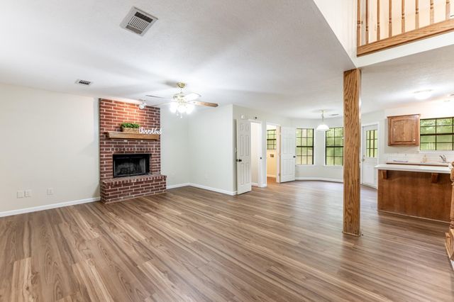 3660 Red Bud Lane, Huntsville, TX 77340