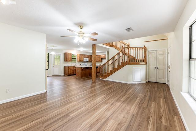 3660 Red Bud Lane, Huntsville, TX 77340