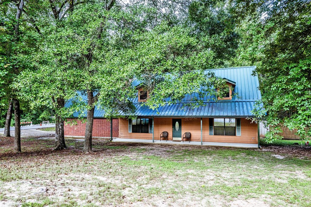 3660 Red Bud Lane, Huntsville, TX 77340