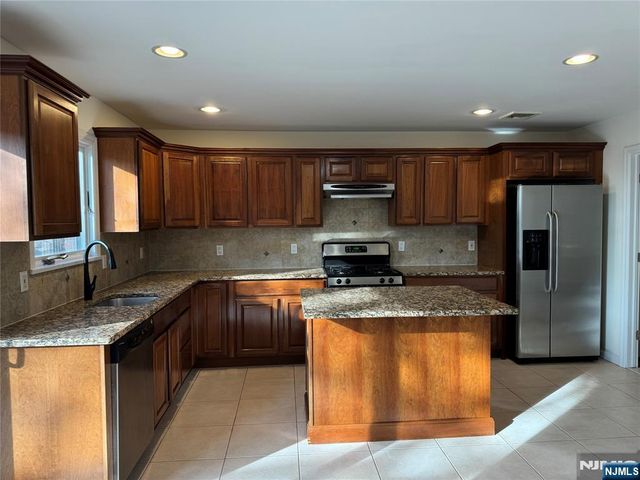 535B Lawn Avenue B, Palisades Park, NJ 07650