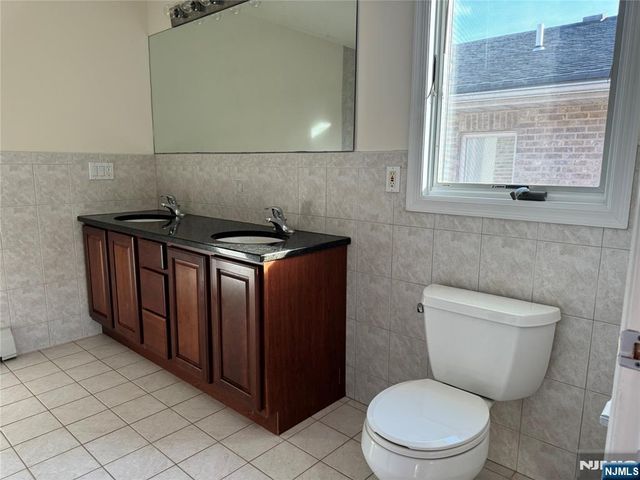 535B Lawn Avenue B, Palisades Park, NJ 07650