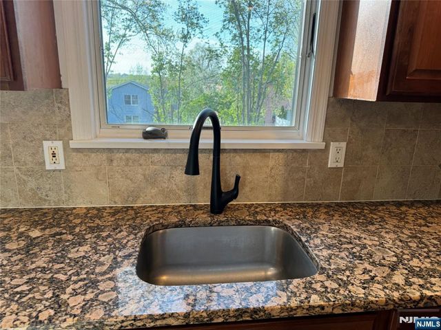 535B Lawn Avenue B, Palisades Park, NJ 07650