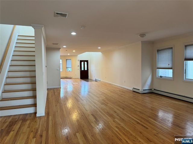 535B Lawn Avenue B, Palisades Park, NJ 07650