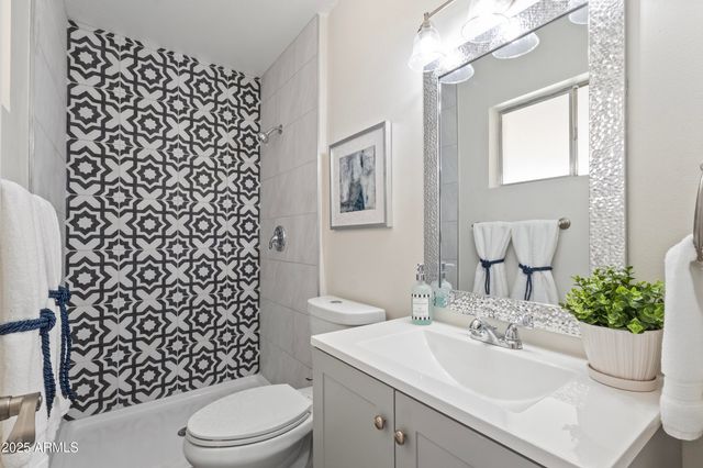 3339 W SHAW BUTTE Drive, Phoenix, AZ 85029