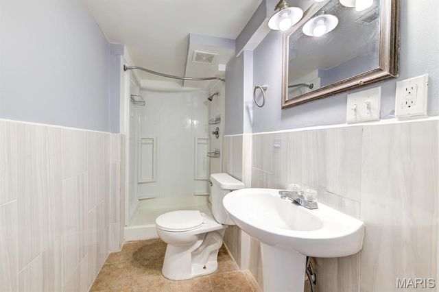 150 Saint Charles Street, Florissant, MO 63031