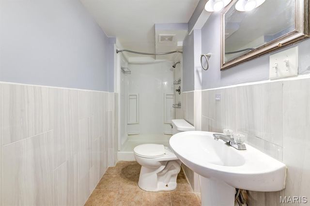 150 Saint Charles Street, Florissant, MO 63031