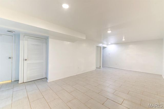 150 Saint Charles Street, Florissant, MO 63031