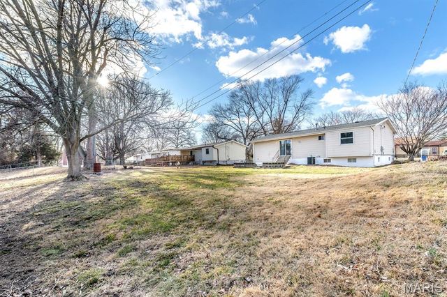 150 Saint Charles Street, Florissant, MO 63031