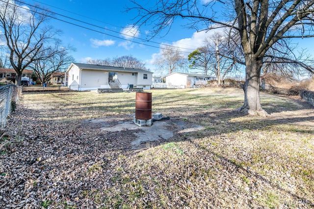 150 Saint Charles Street, Florissant, MO 63031