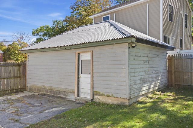 26 College Road, Goffstown, NH 03102