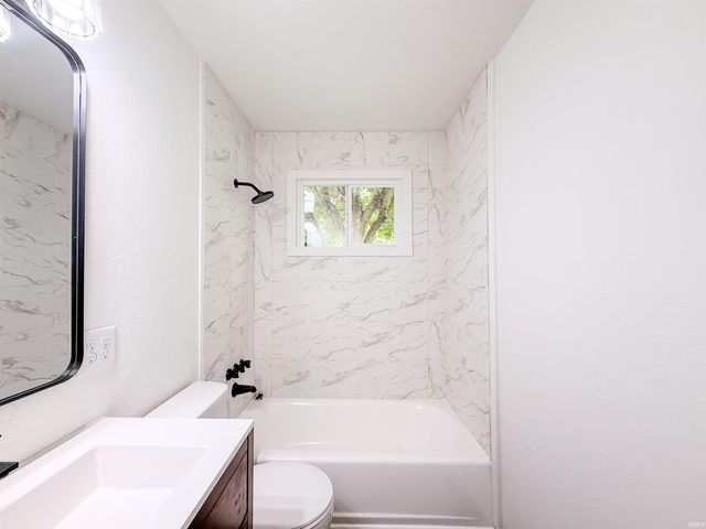 1244 Melbourne Court, New Haven, IN 46774