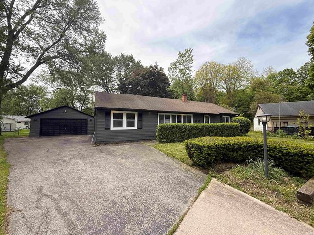 1244 Melbourne Court, New Haven, IN 46774