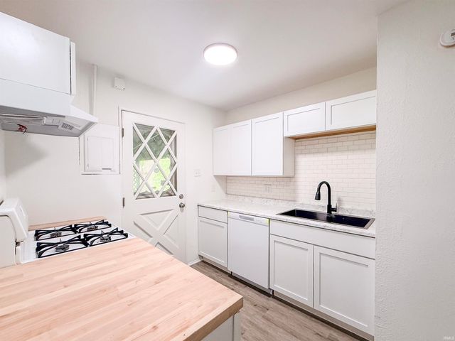 1244 Melbourne Court, New Haven, IN 46774