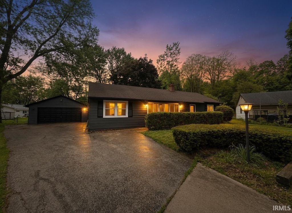 1244 Melbourne Court, New Haven, IN 46774