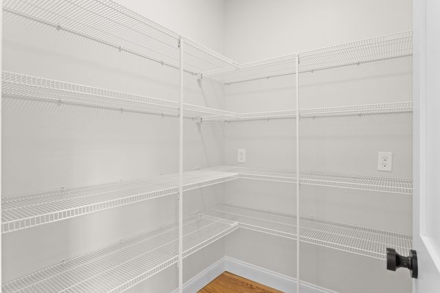 96 Shadow Lake Rd Unit 2 Rear, Salem, NH 03079