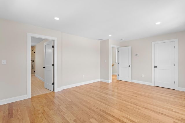 96 Shadow Lake Rd Unit 2 Rear, Salem, NH 03079