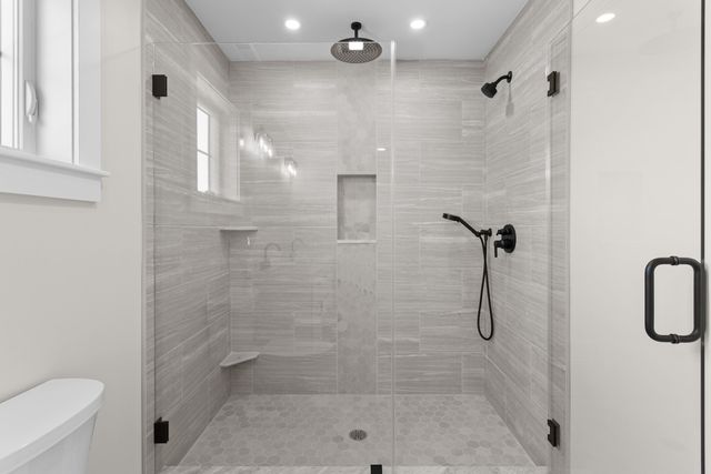 96 Shadow Lake Rd Unit 2 Rear, Salem, NH 03079