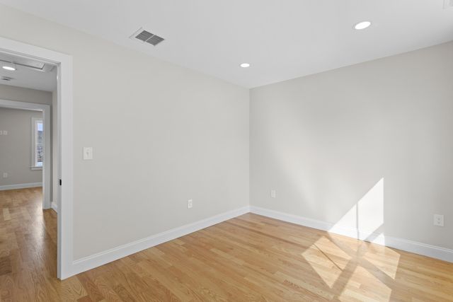 96 Shadow Lake Rd Unit 2 Rear, Salem, NH 03079