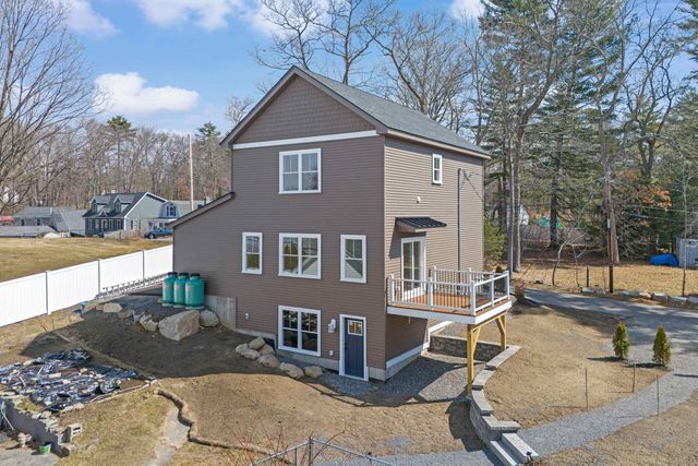 96 Shadow Lake Rd Unit 2 Rear, Salem, NH 03079