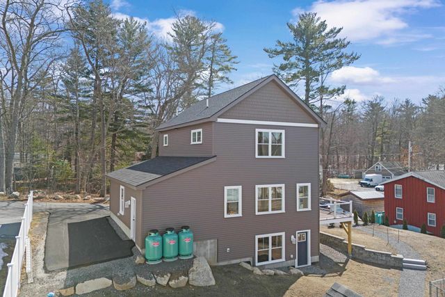 96 Shadow Lake Rd Unit 2 Rear, Salem, NH 03079